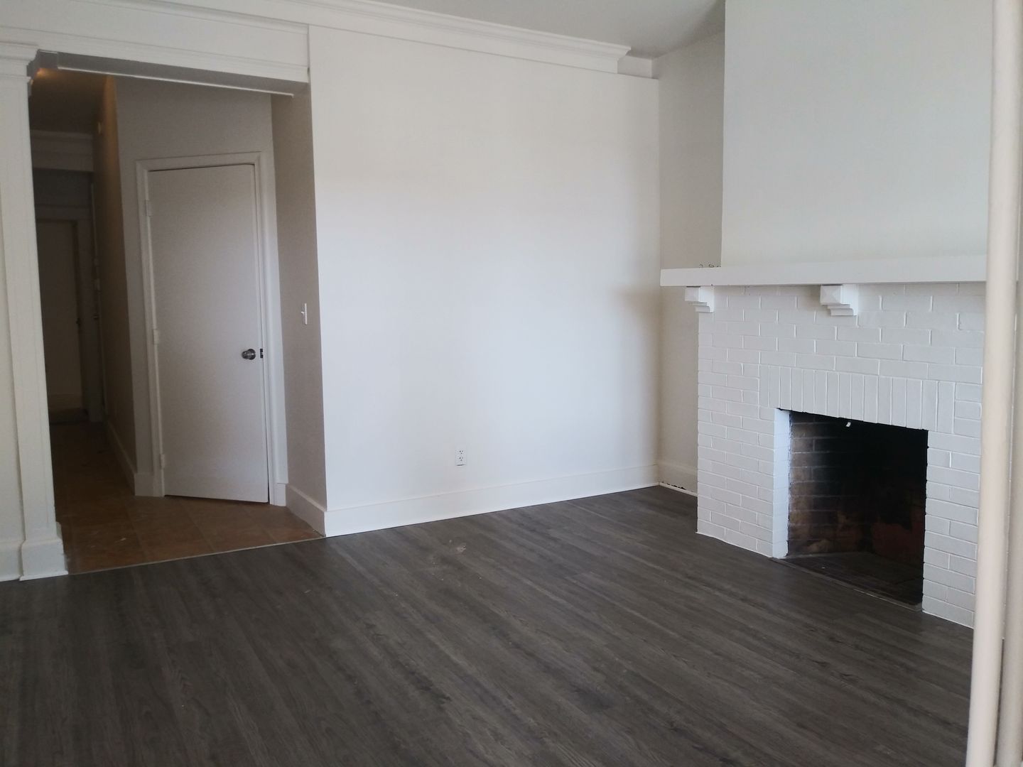 Lancaster Apartment: 525 E End Ave