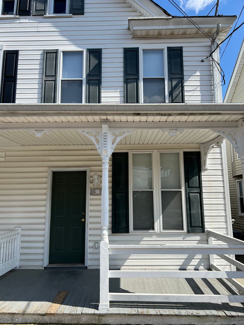 Elizabethtown Apartment: 58 E Washington St