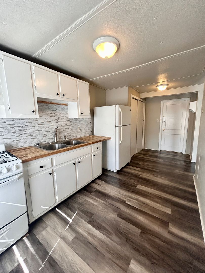 Marietta Apartment: 118-122 West Market Street