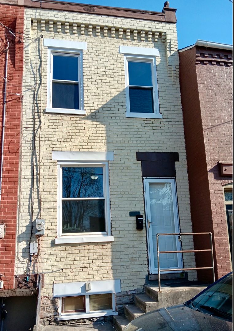 Lancaster House: 538 Lafayette St