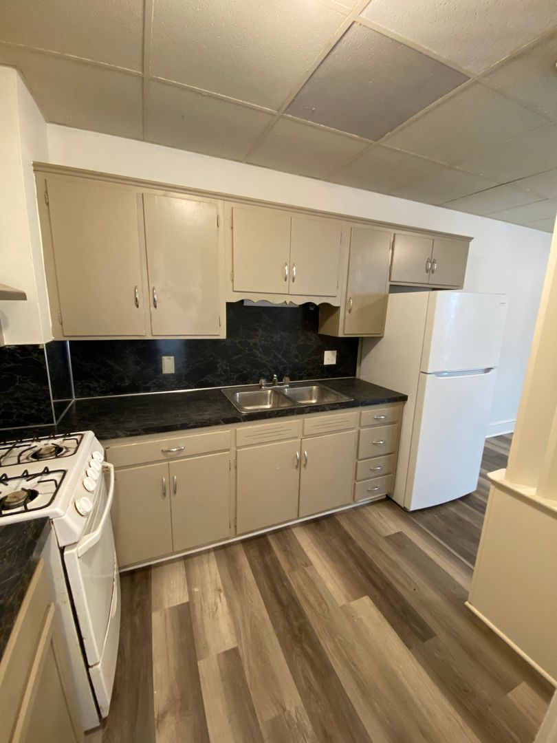 Lancaster Apartment: 45-47 S Prince St