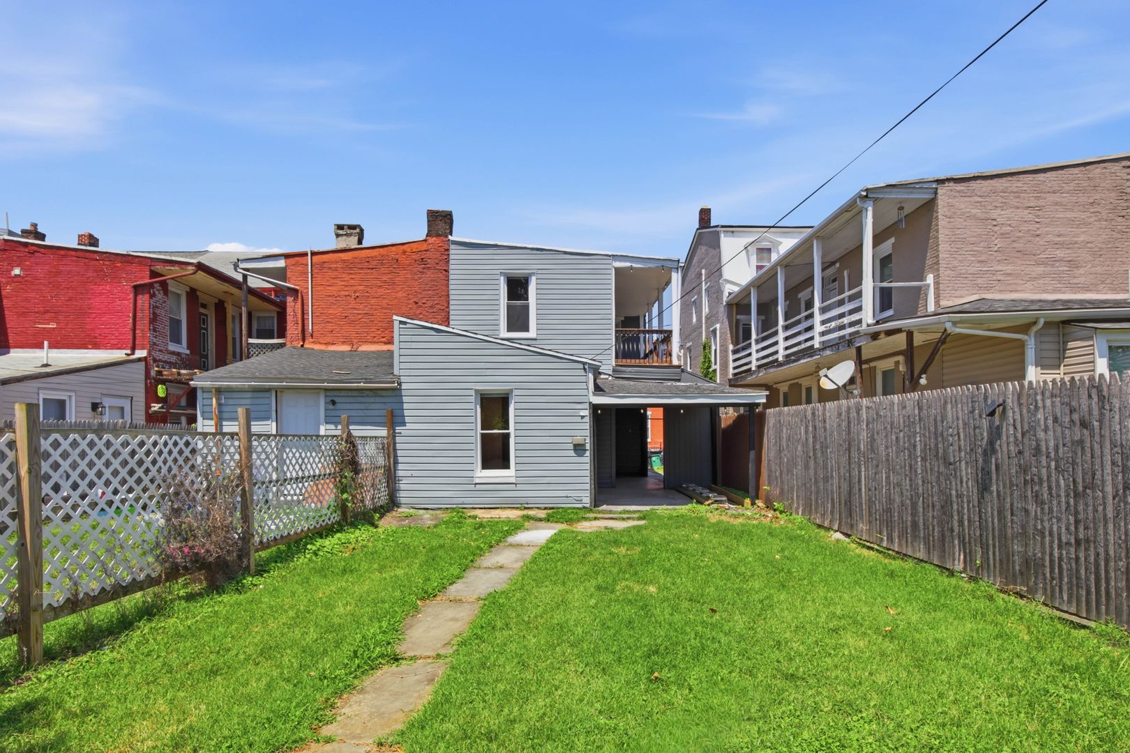 Columbia Apartment: 642-644 Walnut St