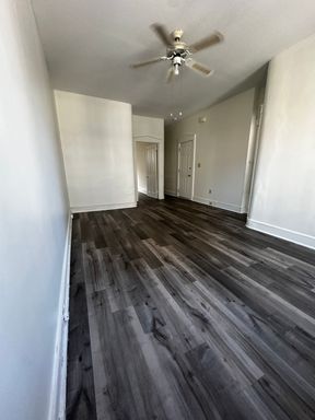 Charming One Bedroom Apartment on Queen St Available 10/15 – photo 1