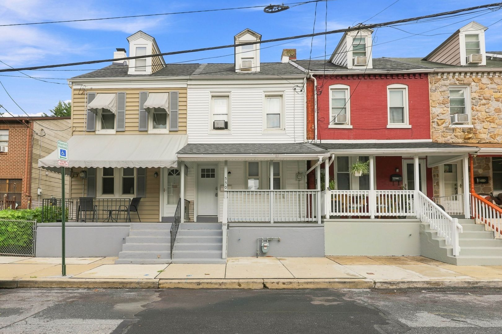 Lancaster House: 550 Dauphin St