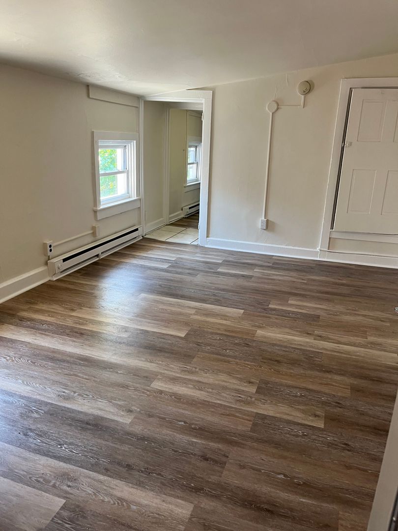 Lancaster Apartment: 212 E Lemon St