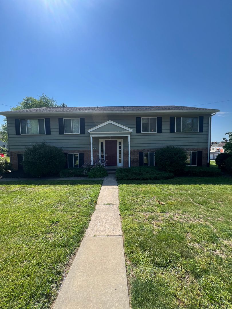 Columbia Apartment: 344 Maple St