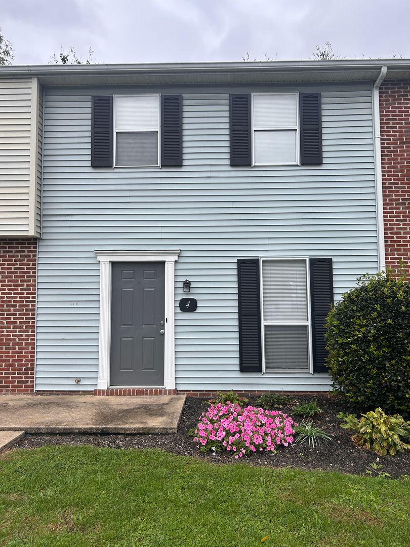 Leola Apartment: 4 Ann Rd