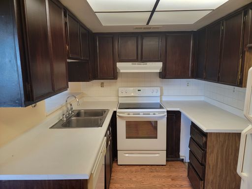 2 MASTERS*APPLIANCES*OPEN FLOORPLAN*NEAR UNLV* – photo 1