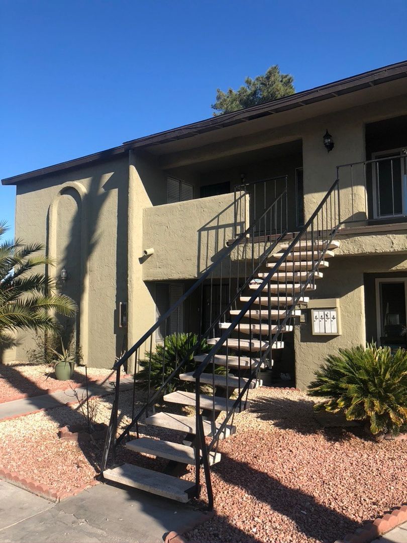 LAS VEGAS Apartment: 1773 Harmon Ave