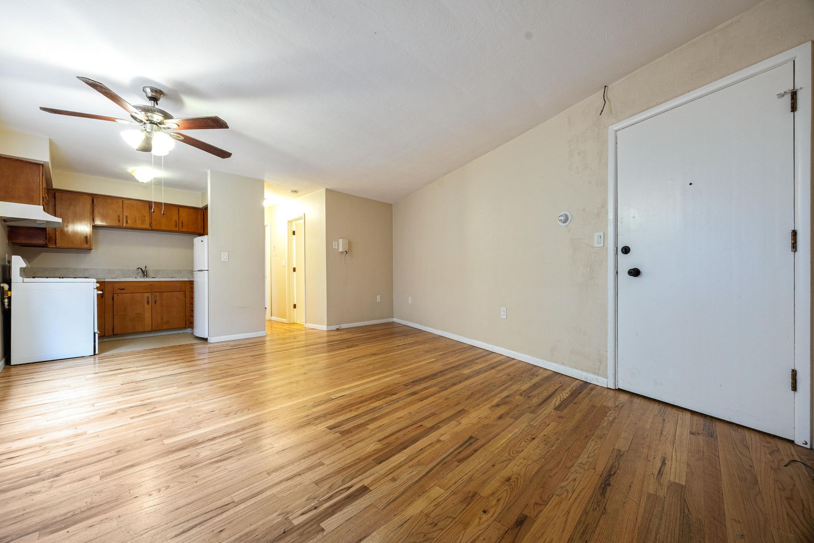Portland Apartment: 2257 NW Glisan St