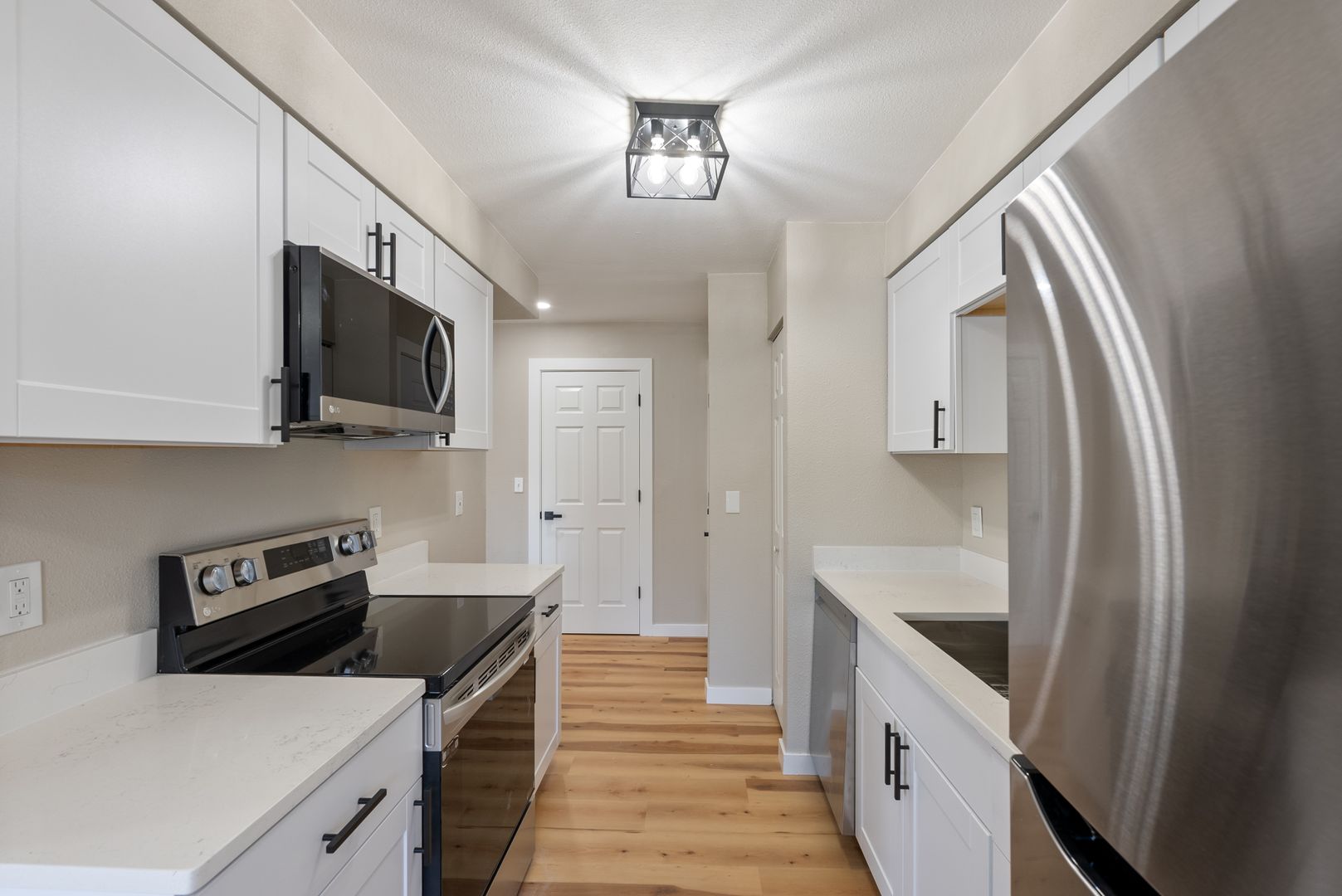 Portland Apartment: 12800 NE Sandy Blvd