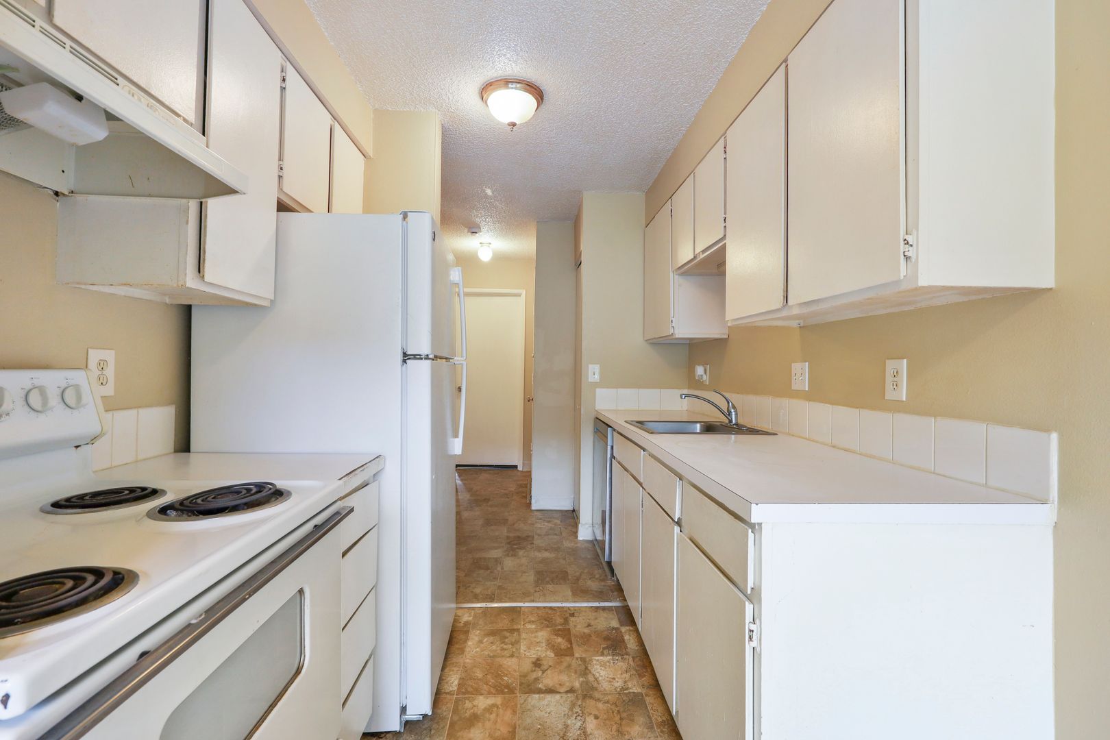 Portland Apartment: 12800 NE Sandy Blvd