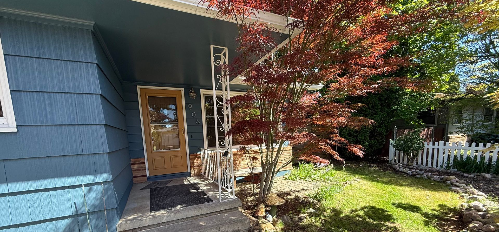 Portland House: 906 SE 165th Ave