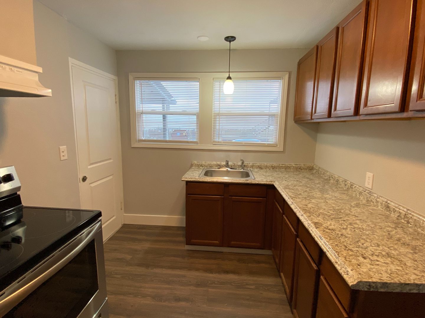 Portland Apartment: 8104-8110 SE Raymond St.