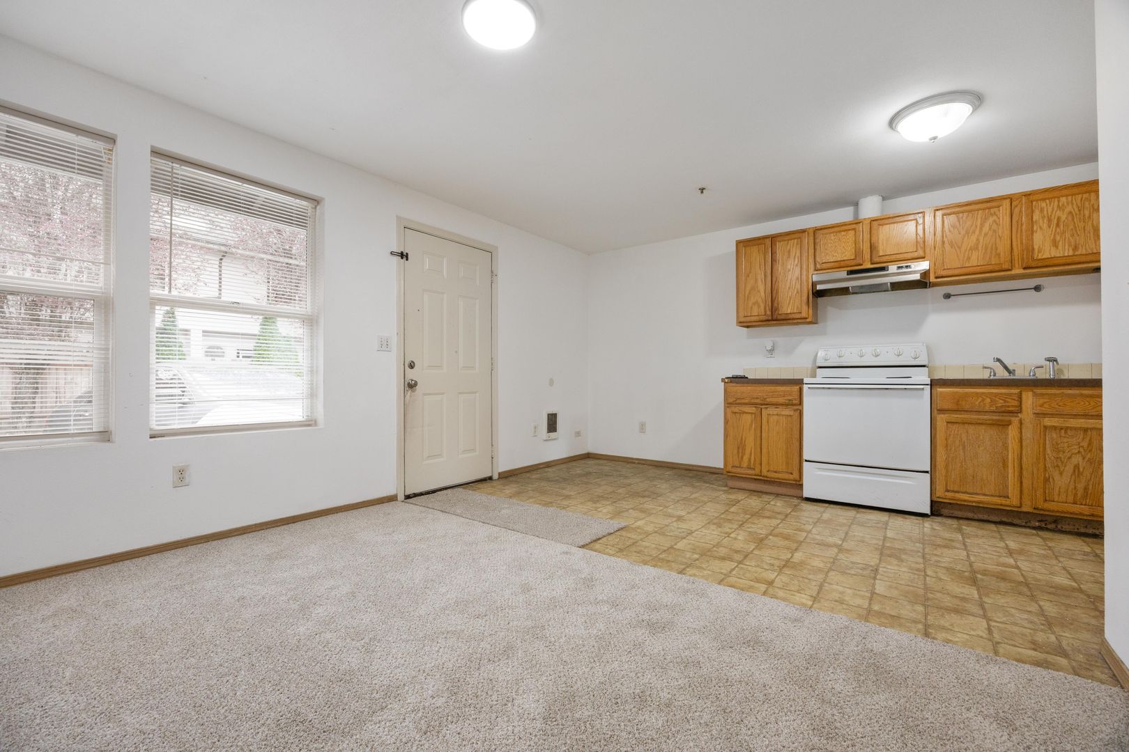 Portland Apartment: 6043-6051 NE Simpson St