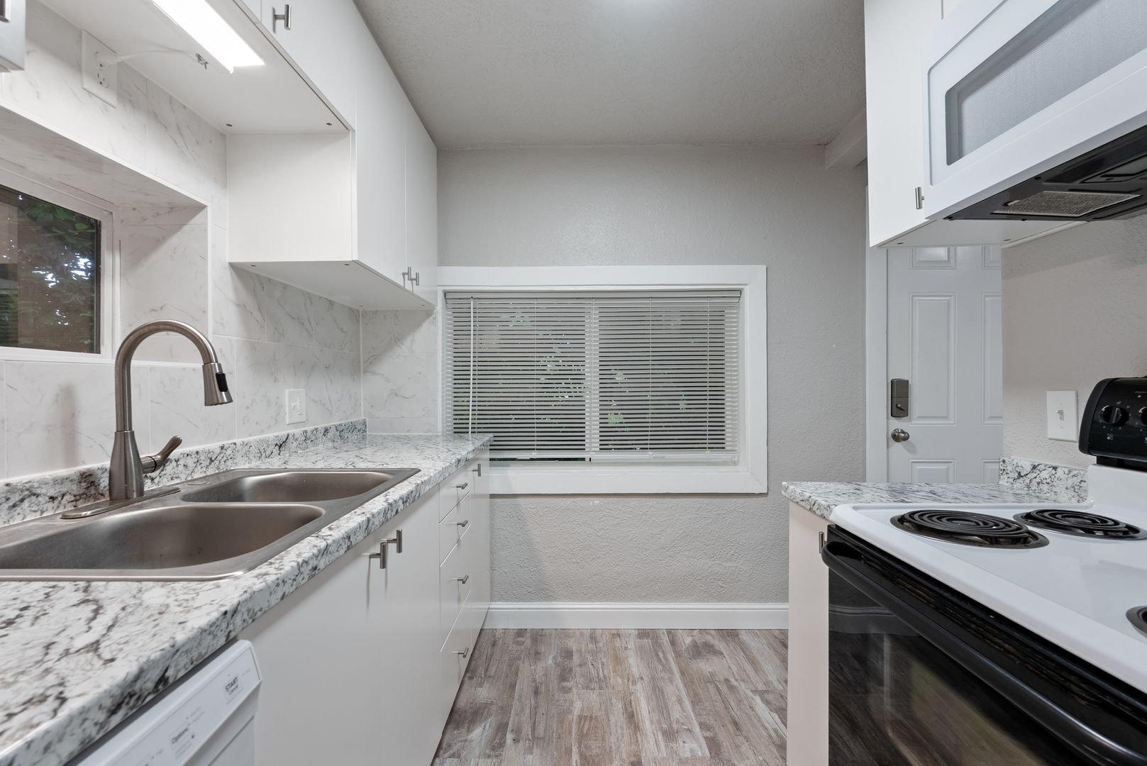 Vancouver Apartment: 3812 R St