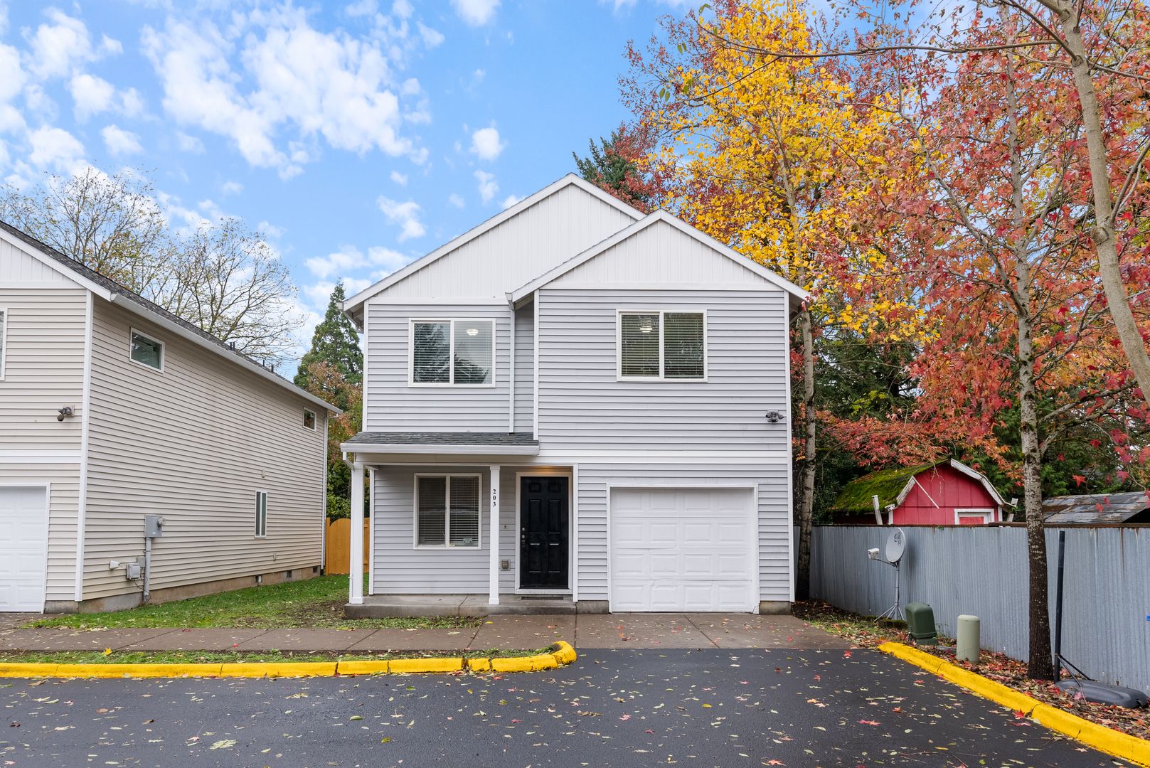 Portland House: 203 SE 129th Ave