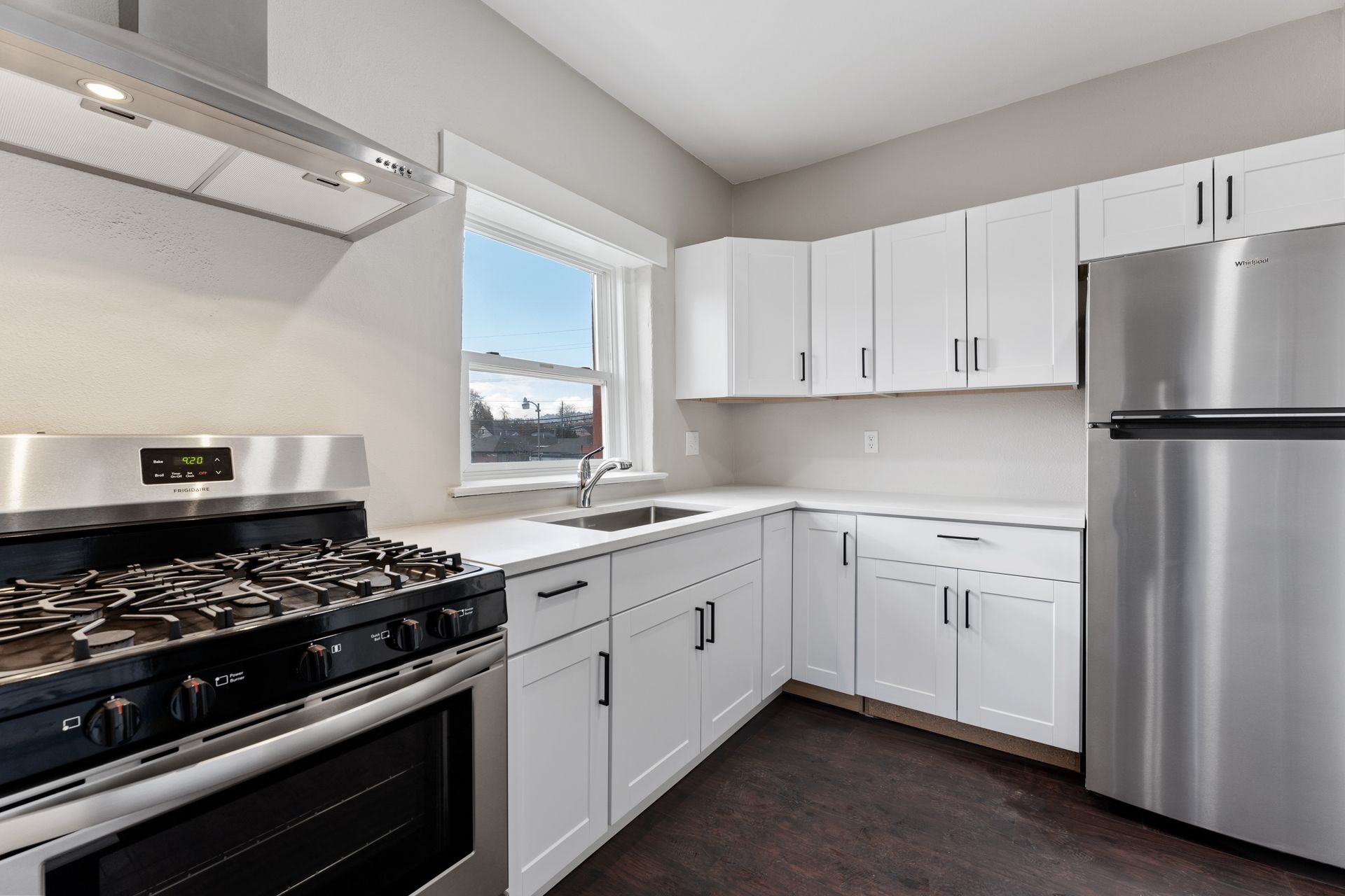 Portland Apartment: 104 N. Killingsworth St. #3