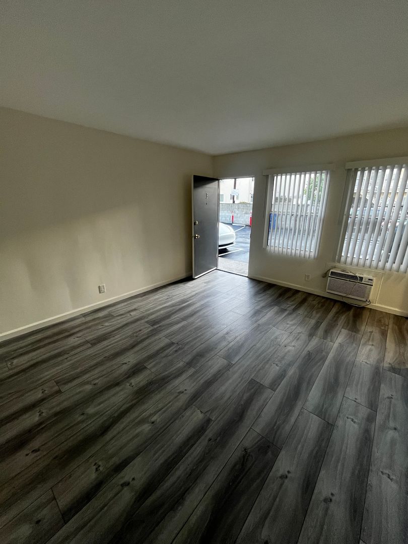 Valley Village Apartment: 12017 Albers Street