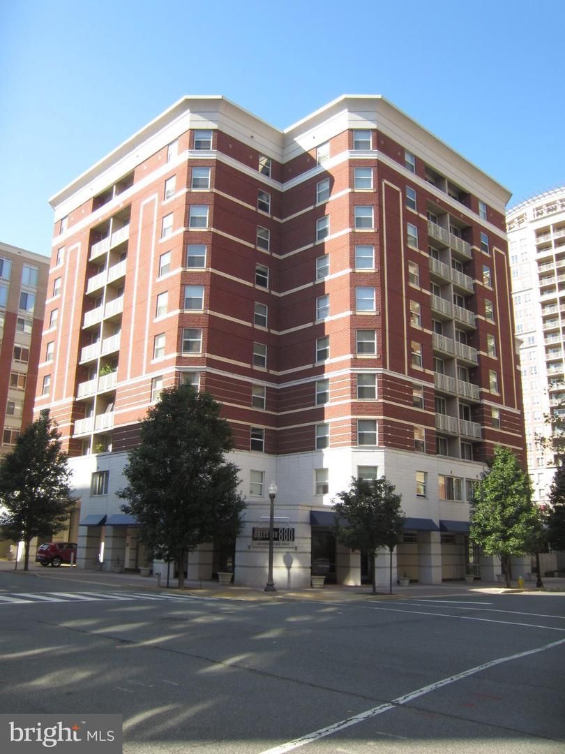 Arlington Condo: 880 N Pollard Street