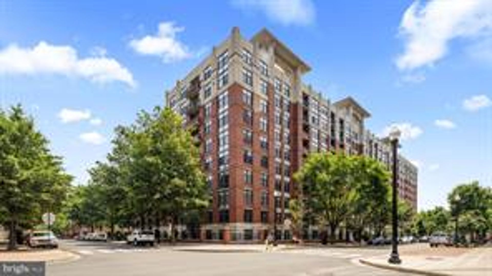 Arlington Condo: 1021 N Garfield Street