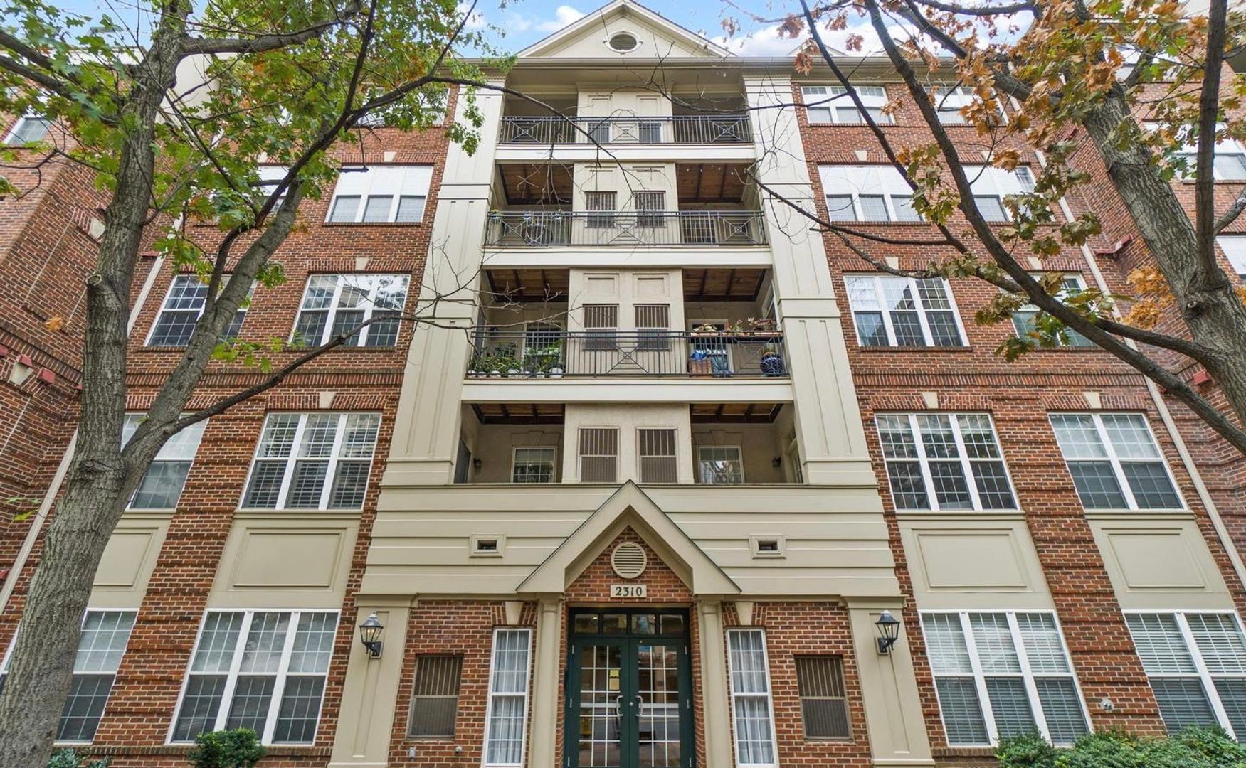 Arlington Condo: 2310 14th Street North