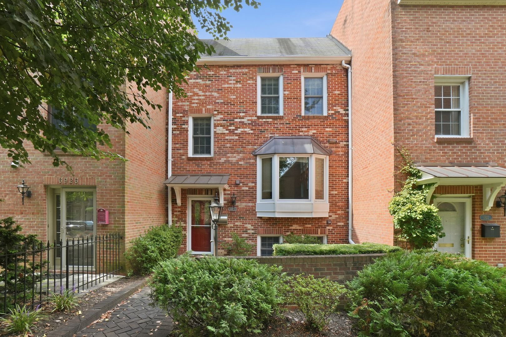McLean Townhome: 6924 Mclean Park Manor Court