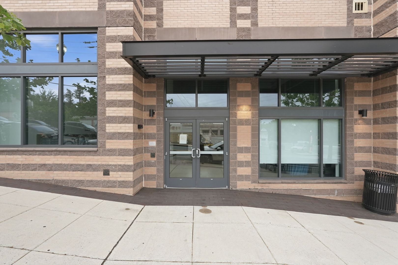 Arlington Condo: 989 S Buchanan Street