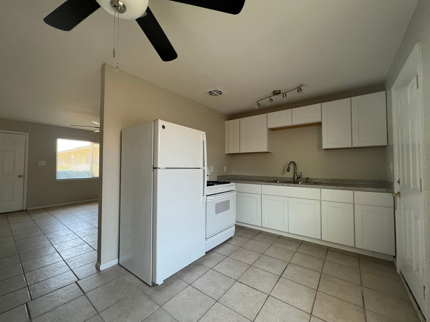 PHOENIX Apartment: 1920*1924*1928*1932 EAST OAK ST