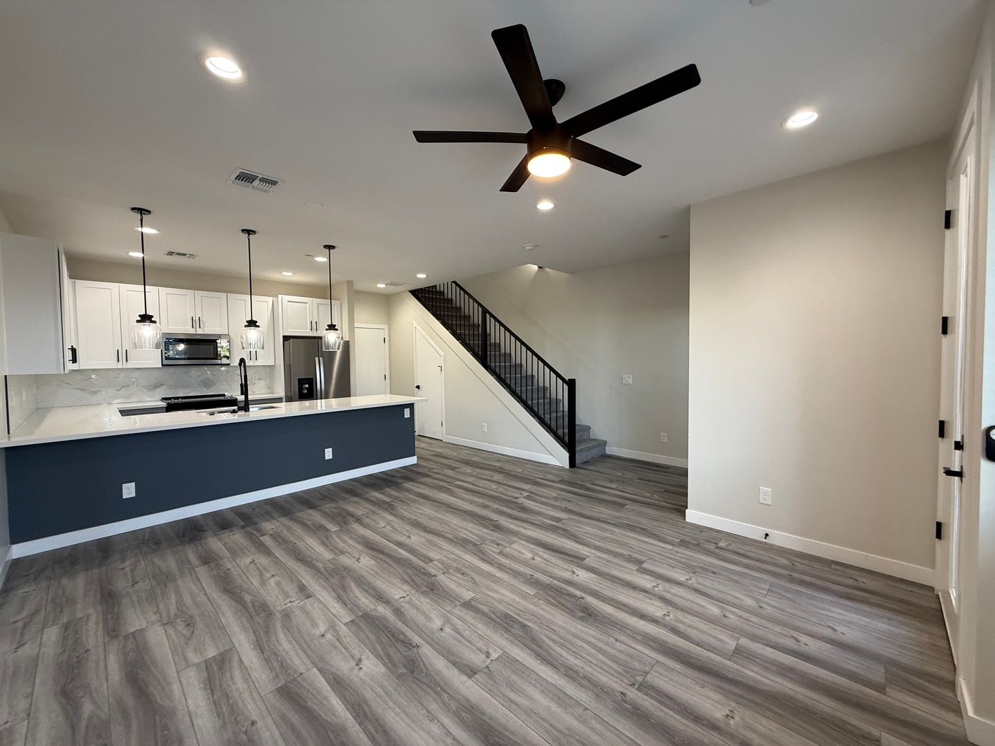 Phoenix Apartment: 1642 E Monte Vista Rd