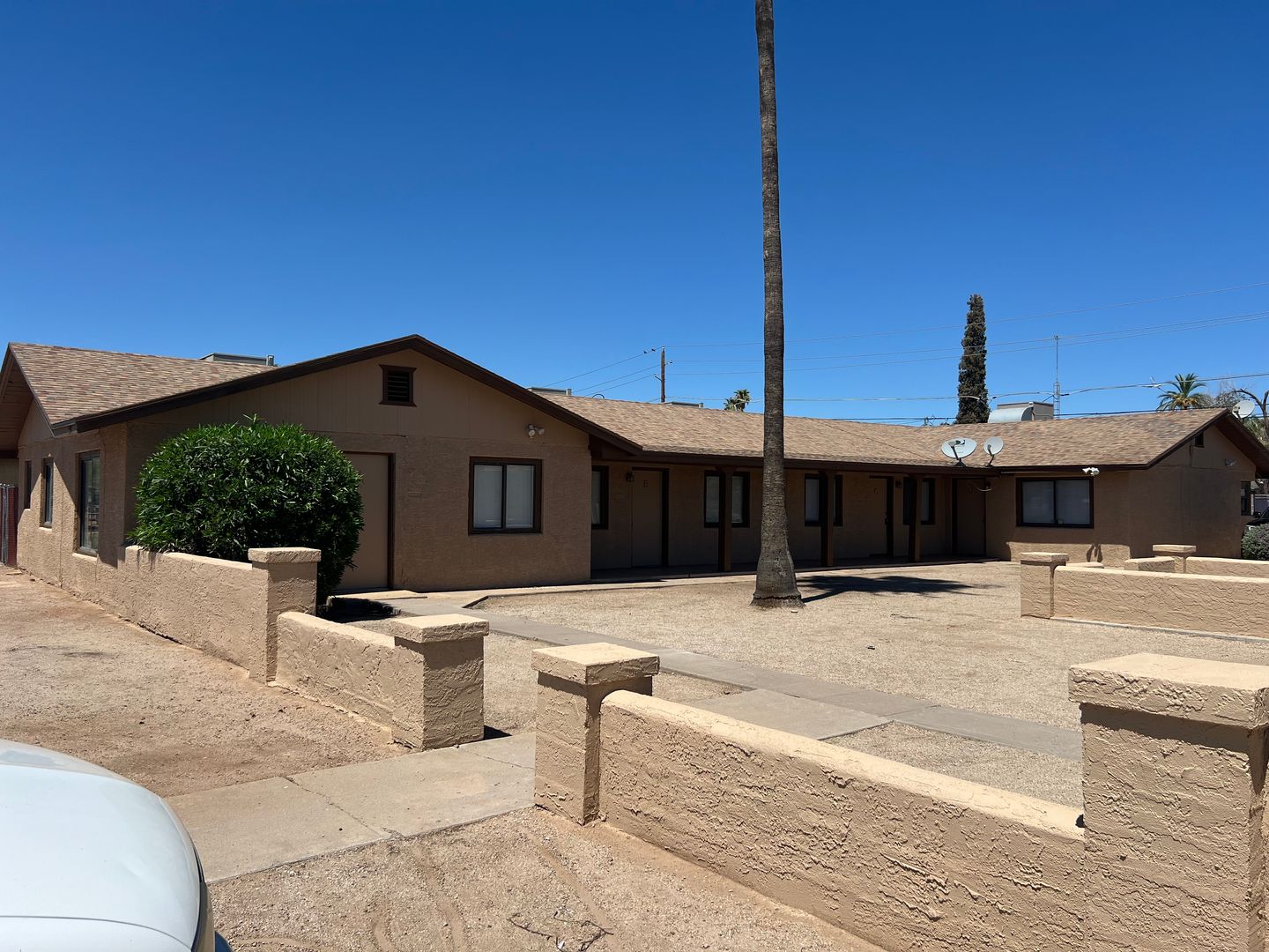 COOLIDGE Apartment: 556-568 W WILSON AVE