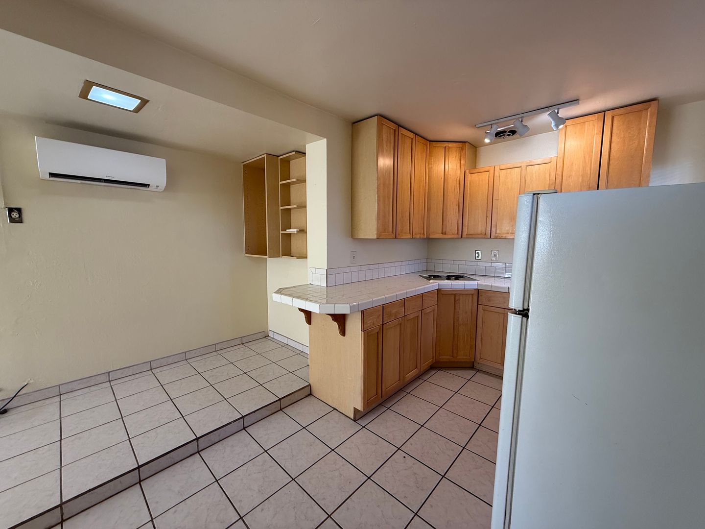 PHOENIX Apartment: 901 E CLAREMONT ST