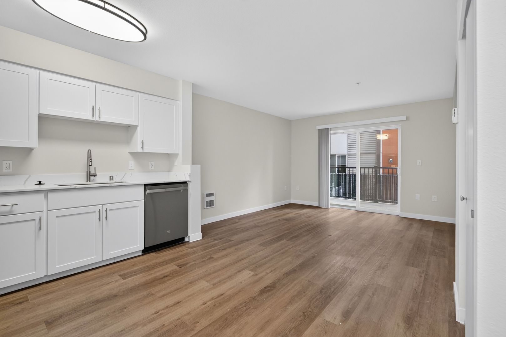 Seattle Apartment: 303 10th Ave