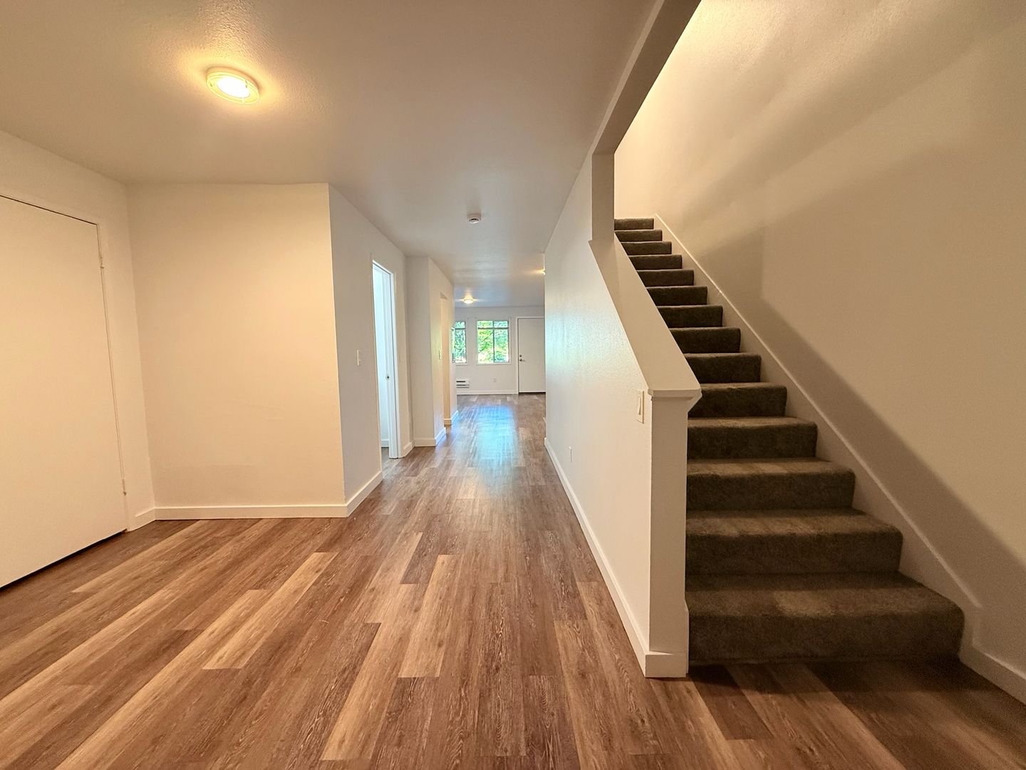 Seattle Apartment: 2531-2541 29th Ave S