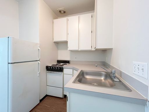 Cozy Studio in the Heart of Capitol Hill – photo 1
