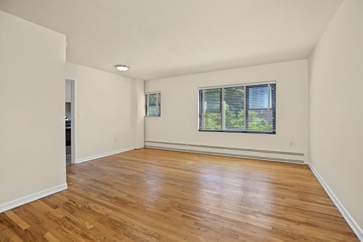 4 Weeks Free Rent! Spacious Two Bedroom Unit in First Hill Neighborhood! – photo 1