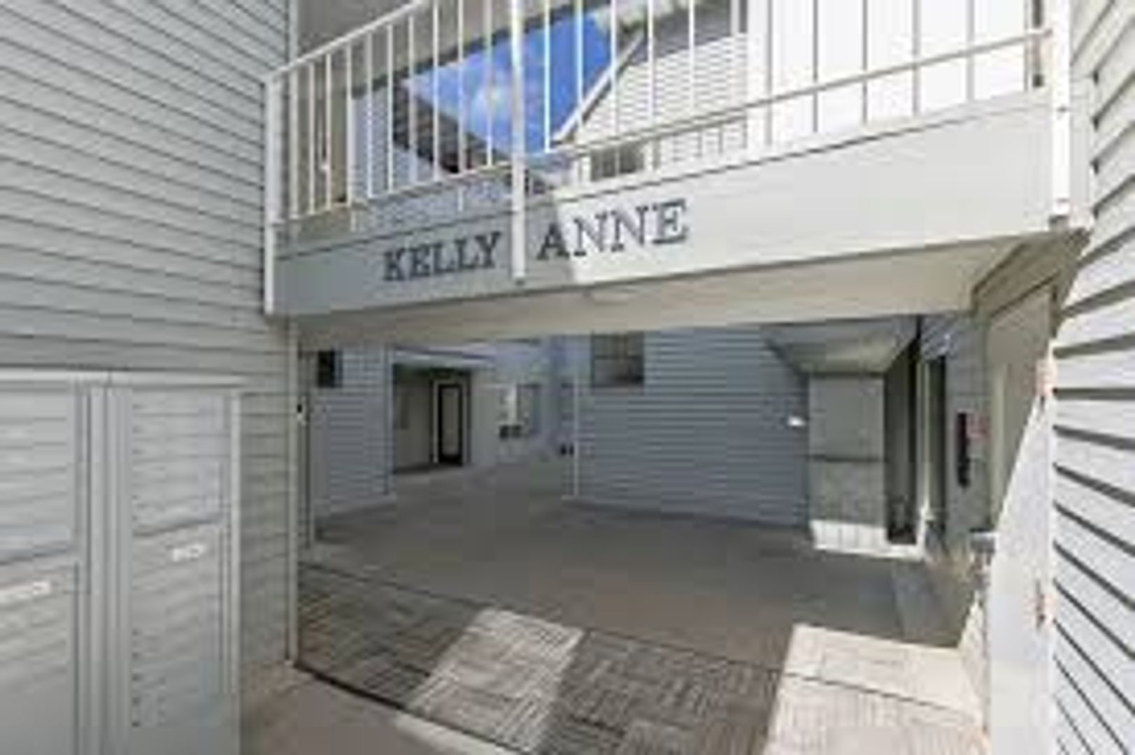 Seattle Apartment: 816 NE 43rd ST