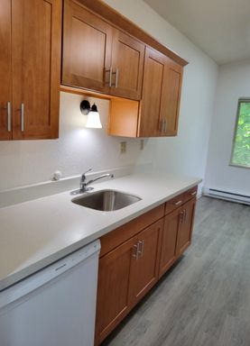 4 WEEKS FREE!Spacious 2BD|1BA Located on Greek Row! – photo 1
