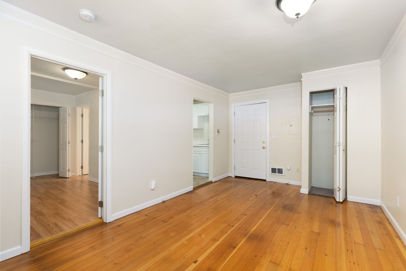 Seattle Apartment: 620 19th Ave E