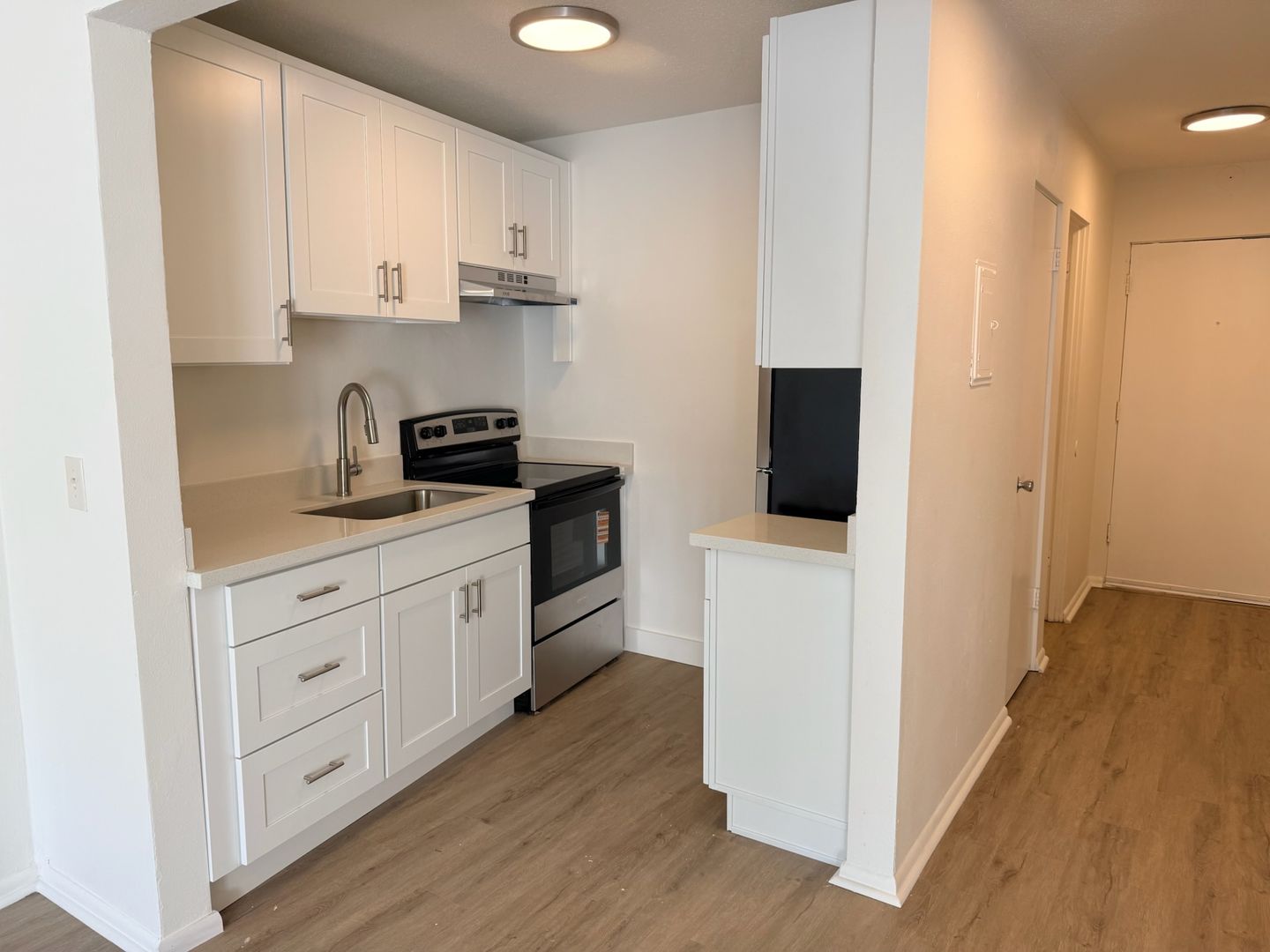 Crescent Apartments 4 of 12