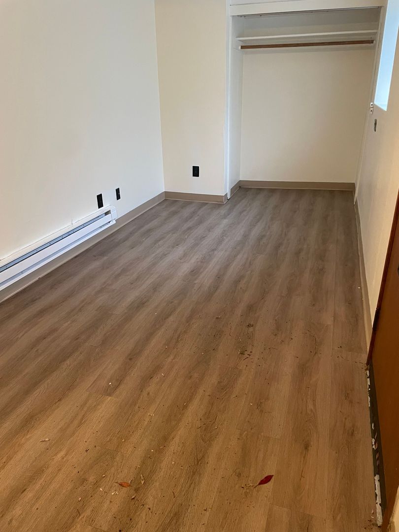 Seattle Apartment: 5510 25th Ave NE