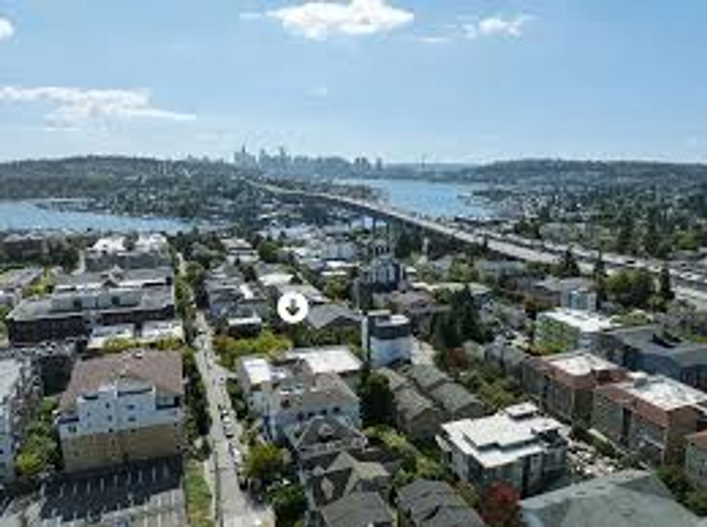 Seattle Apartment: 816 NE 43rd ST