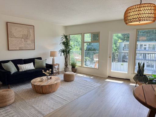 $1,000 Gift Card for Same Day application Plus 4 Weeks Free! Newly Renovated One Bedroom in Columbia City! – photo 1