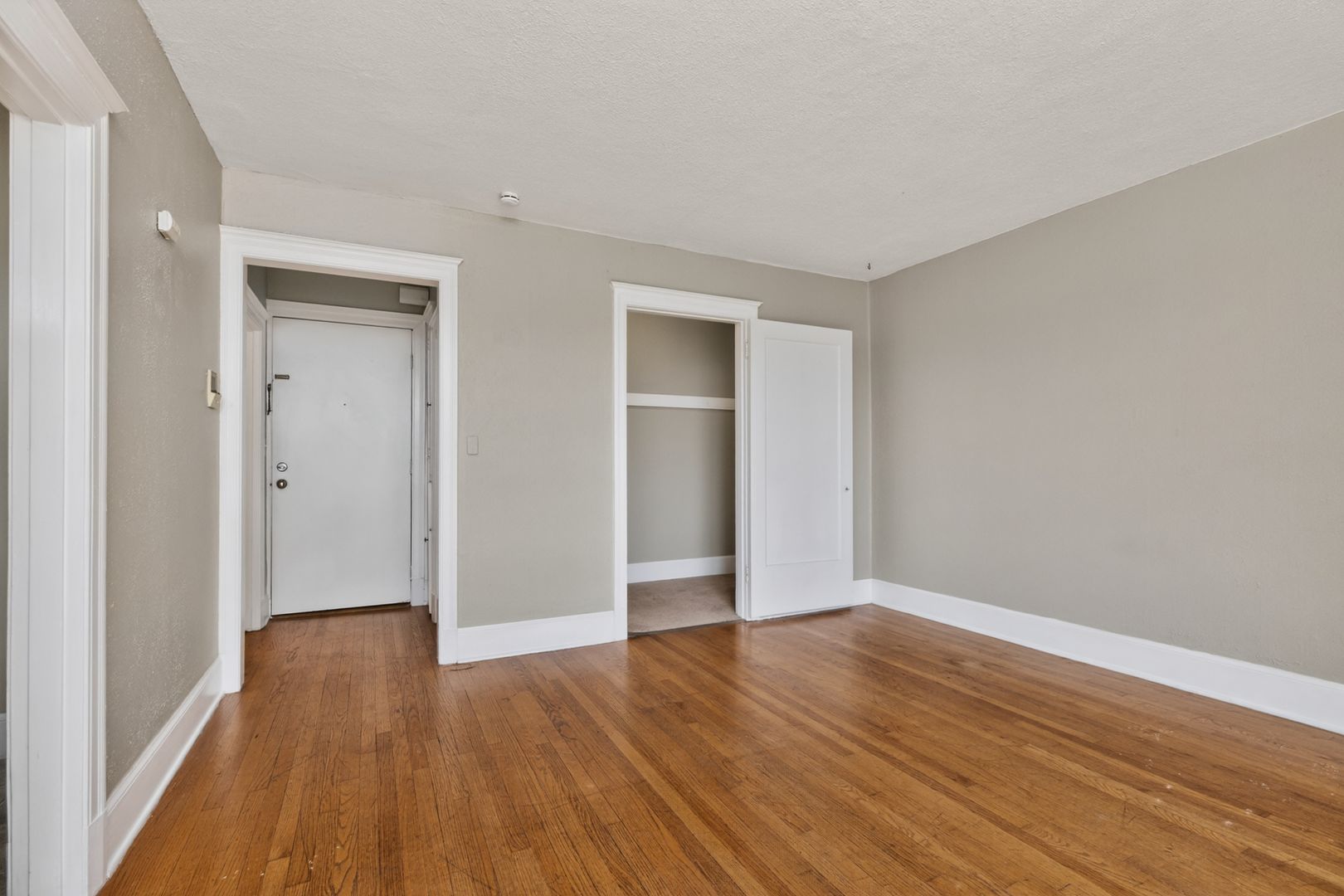 Seattle Apartment: 1707 N 45th St