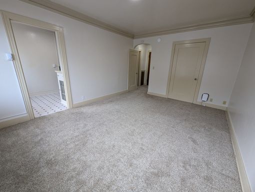 1 MONTH FREE + $500 GIFT CARD! Bright & Spacious Studio in Downtown Everett – photo 1