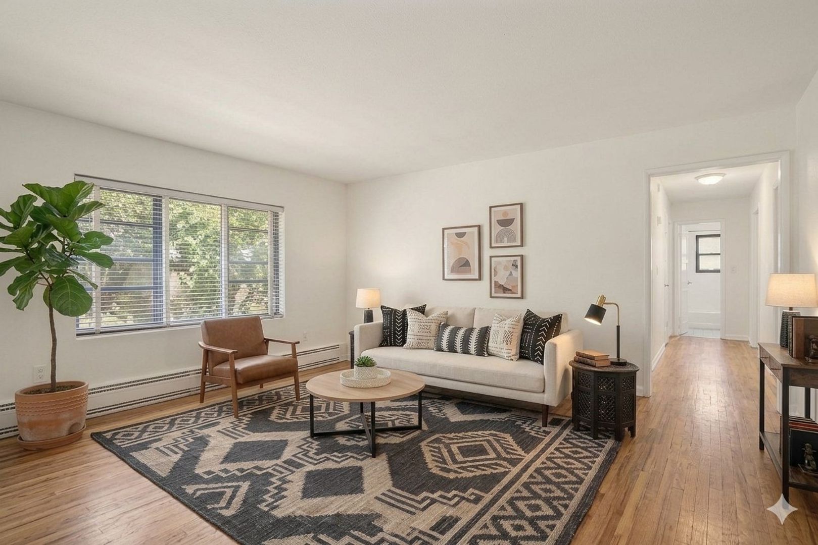 Seattle Apartment: 620 8th Ave