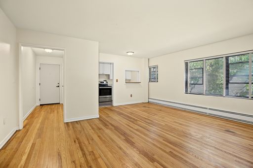 4 Weeks Free Rent! Spacious Two Bedroom Unit in First Hill Neighborhood! – photo 1