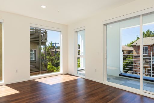 Modern 1x1 in Capitol Hill w/ Balcony! – photo 1