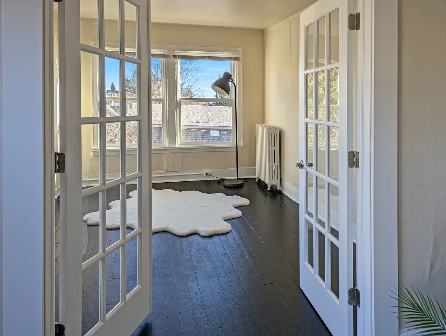 Seattle Apartment: 606 19th Ave E