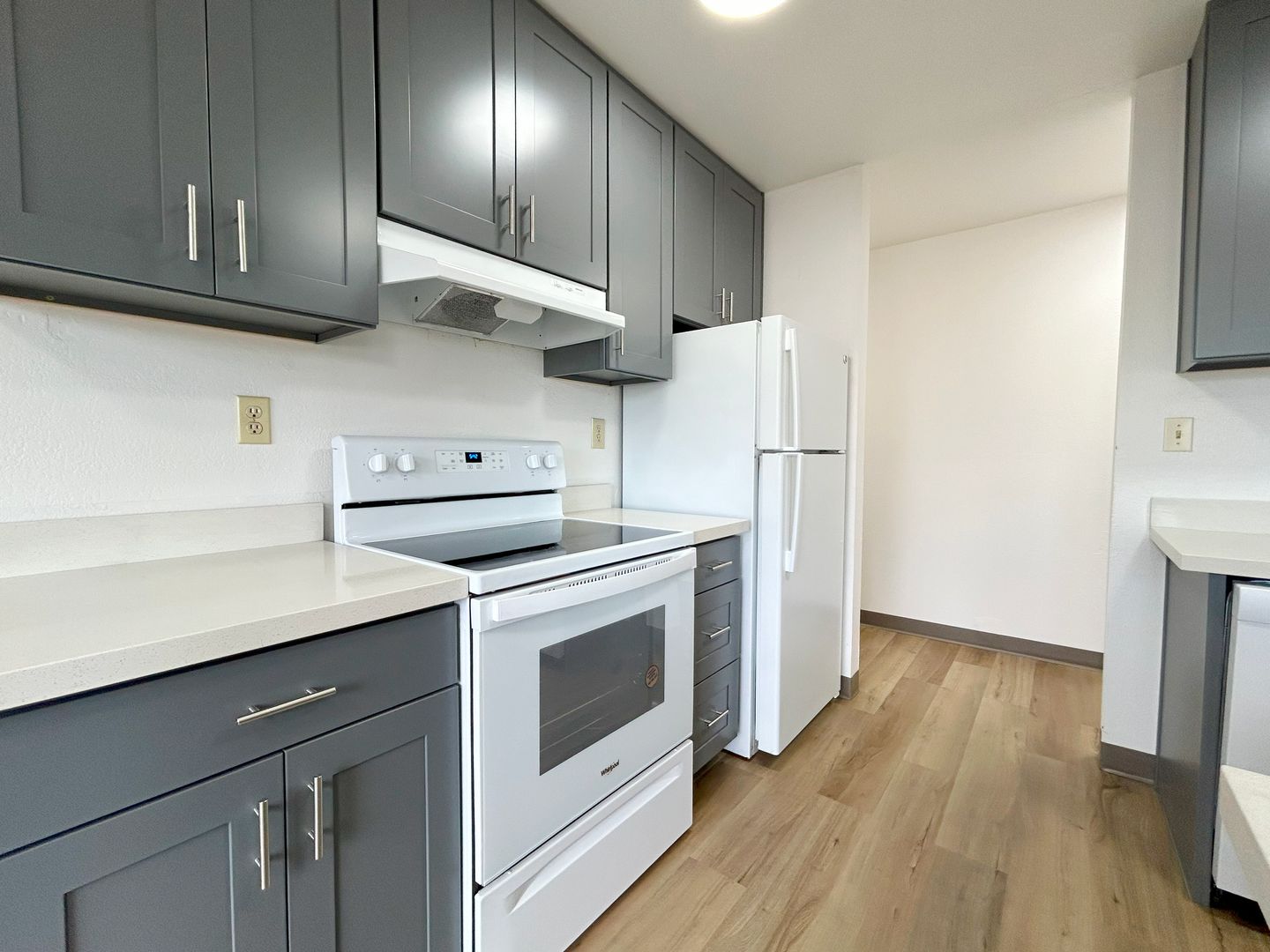 Seattle Apartment: 1600 NE 47th Street